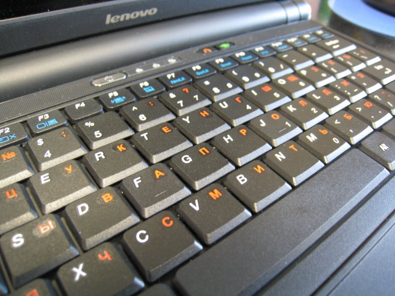 Lenovo S10e — red letters